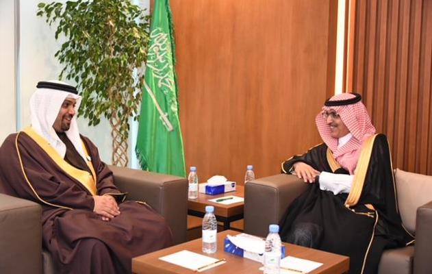 وزير المالية والاقتصاد الوطني: تنمية وتطوير العلاقات الاقتصادية والاستثمارية بين البحرين والسعودية